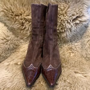 Vintage brown suede/leather croc embossed Max de Carlo ankle boots in GUC.